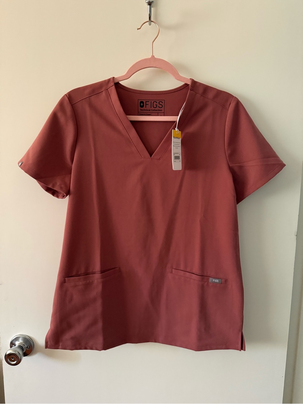 Figs Short Sleeve V-Neck Scrub Top - Dusty Rose